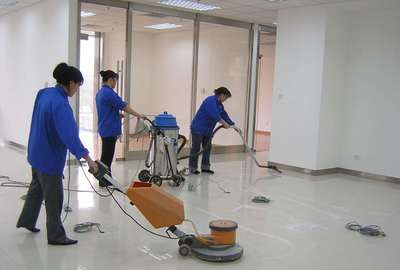 家政保潔,搬家,擦玻璃,打掃新舊房,擦油煙機(jī)。