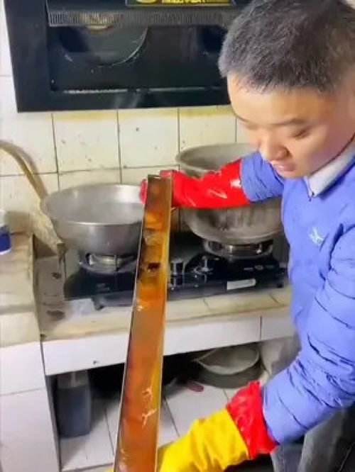 家里的油煙機(jī)太難清理,可以墊上這個(gè) 吸油棉 一個(gè)月用一片特別省事