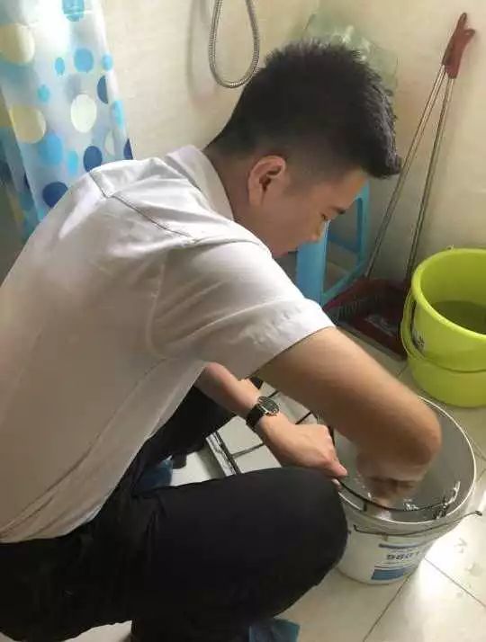 羅蘭品質(zhì)服務月,免費空調(diào)清洗在行動